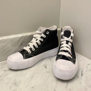 NOBO Women’s Size 6 High Top Sneakers